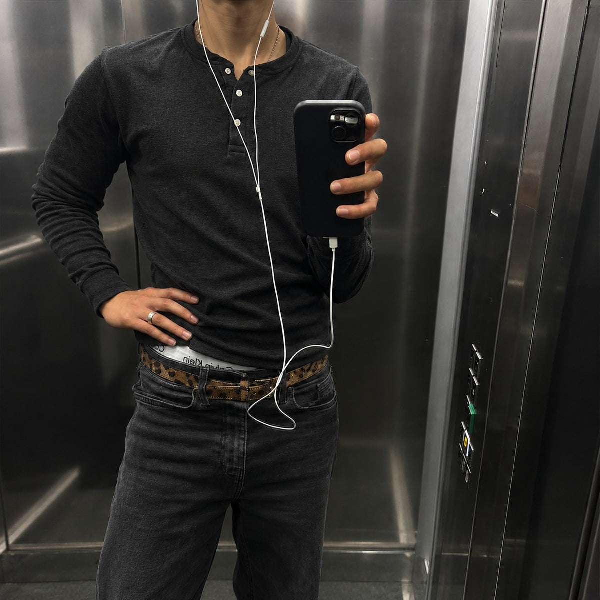 ZOYZA Essential Henley — Charcoal Grey